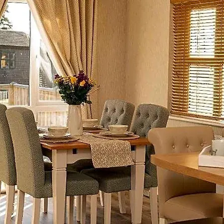 Hollicarrs - Cherry Blossom Hotel Selby